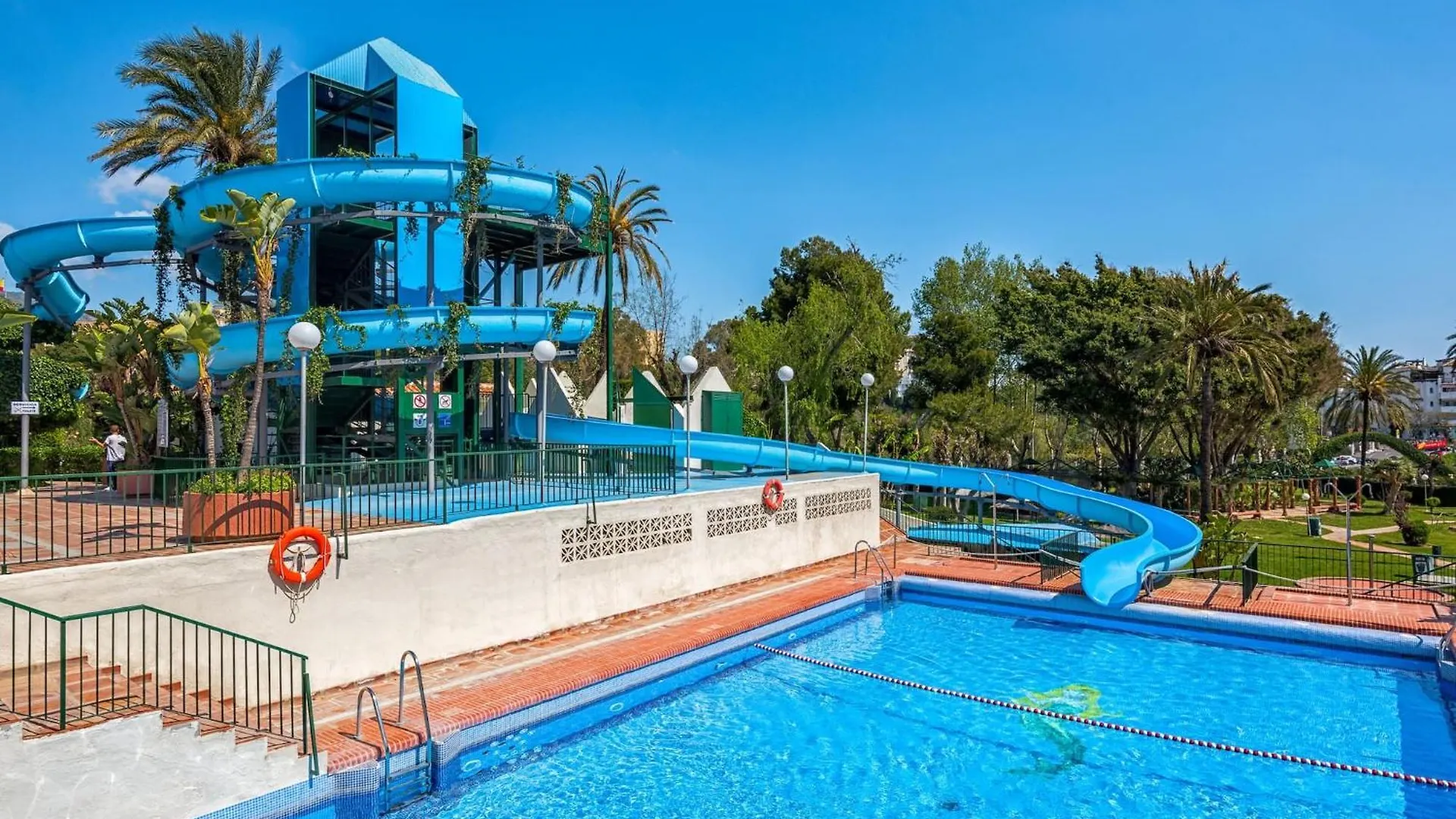 Benalbeach Apartment With Sea & Garden View Benalmádena