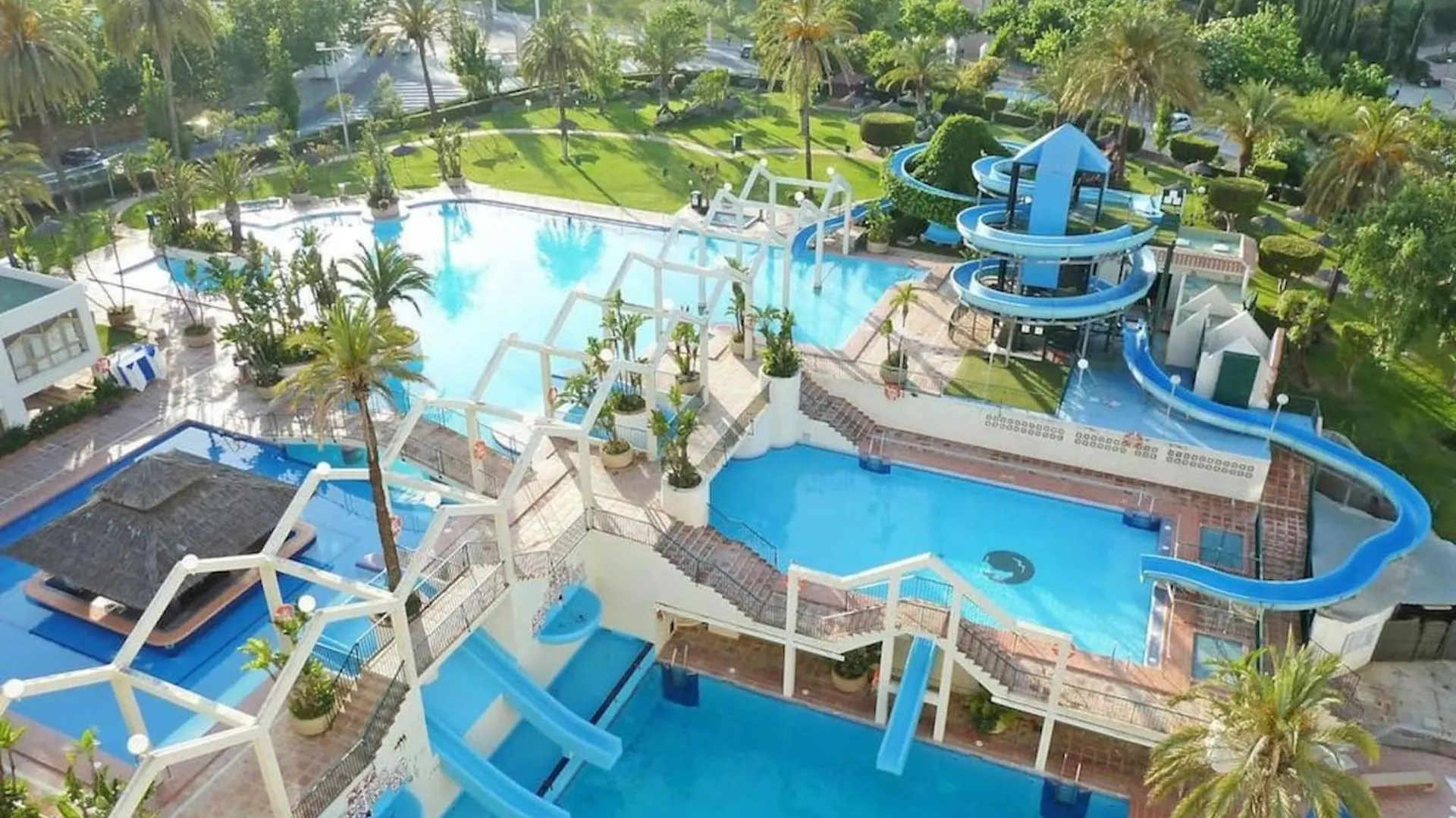 Benalbeach Apartment With Sea & Garden View Benalmadena