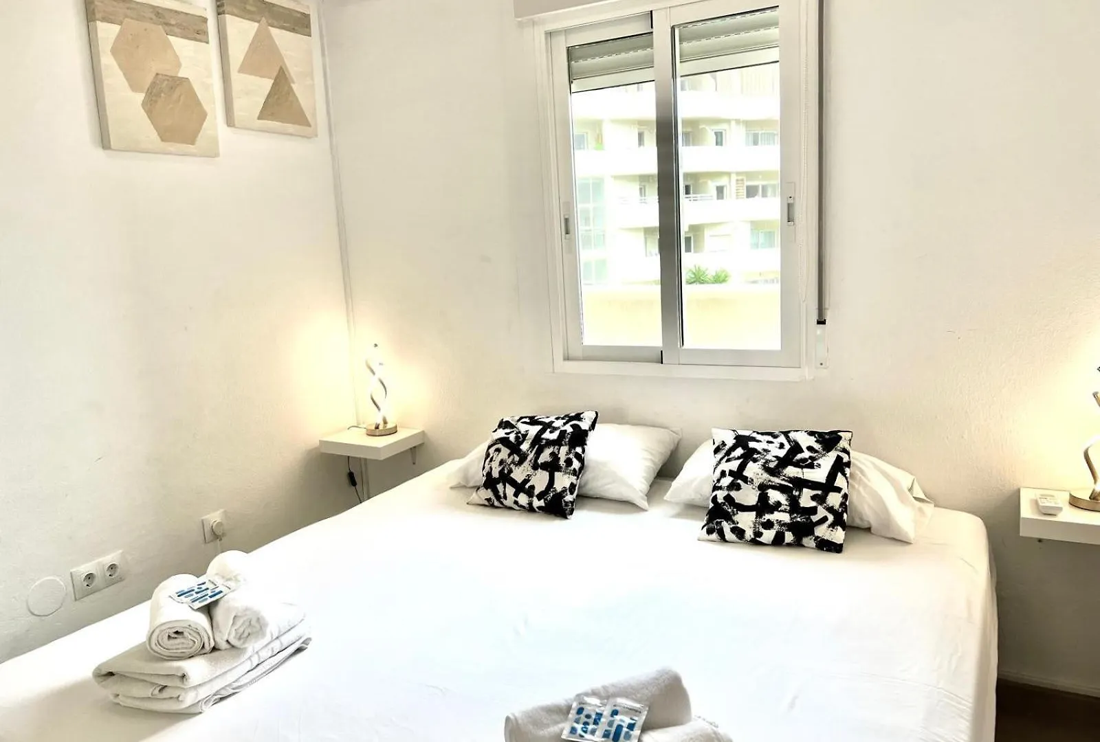 Benalbeach Apartment With Sea & Garden View Benalmadena