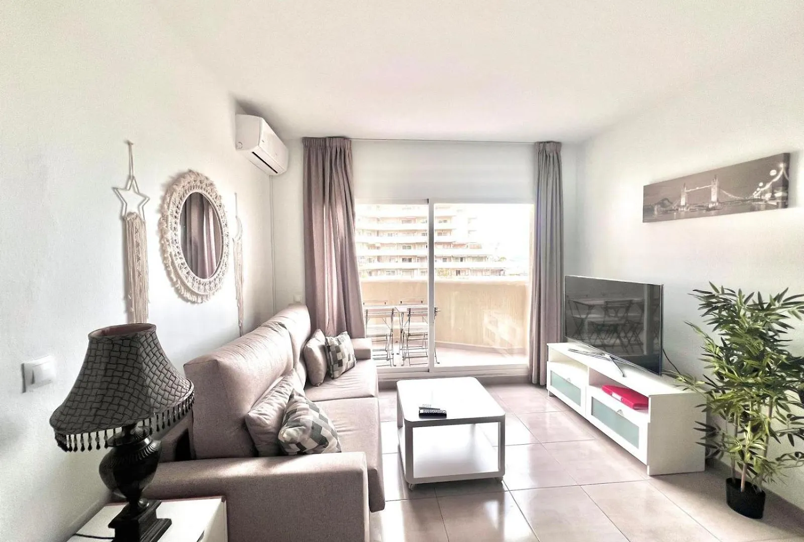 Benalbeach Apartment With Sea & Garden View Benalmadena